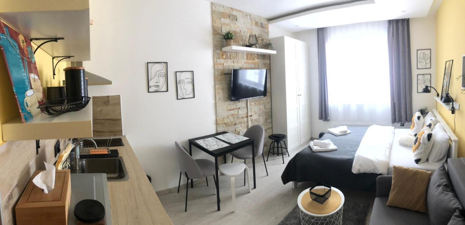 Comfy Corner N Lux 55 Milmari 科帕奥尼克