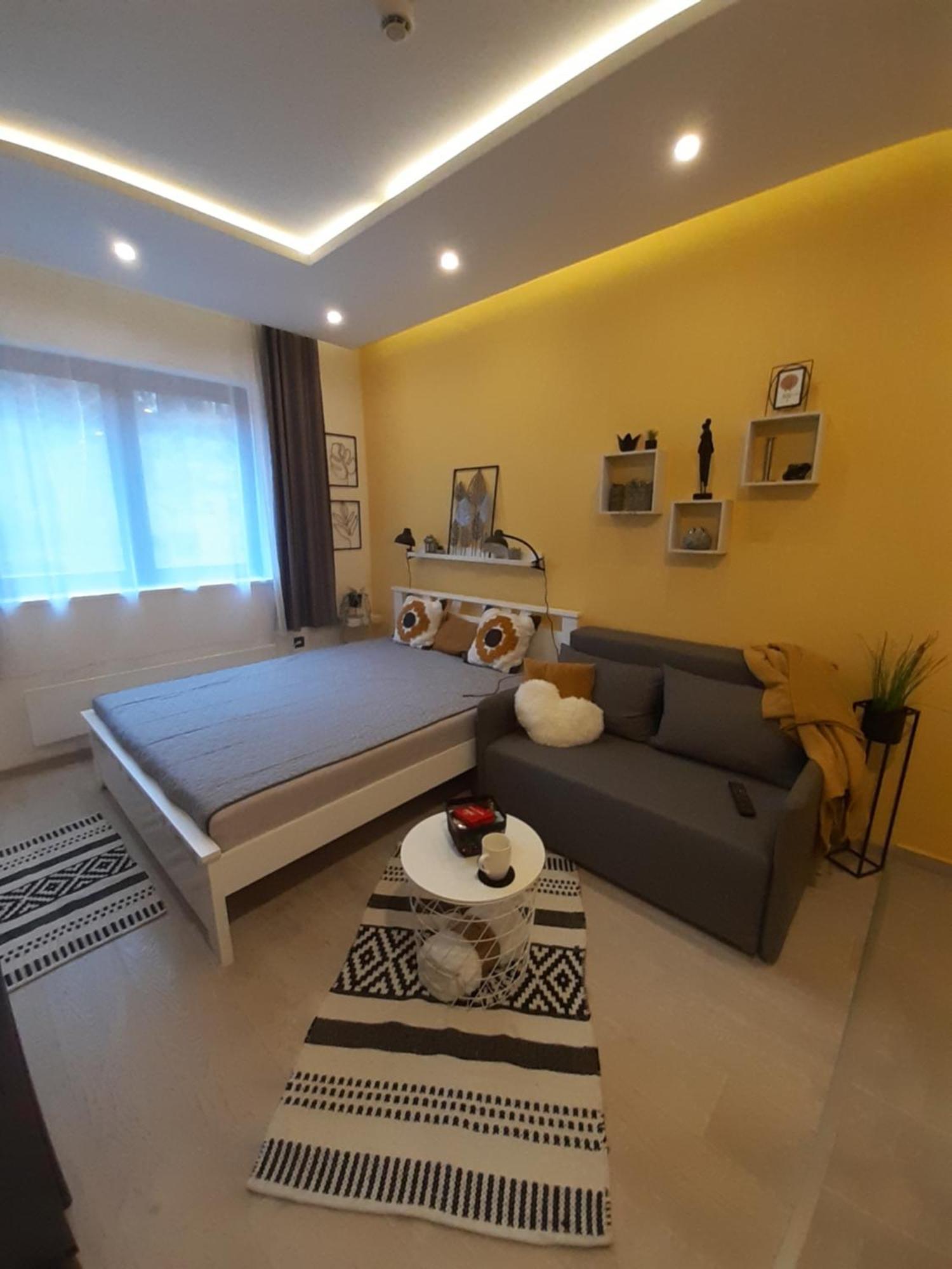 Comfy Corner N Lux 55 Milmari * 科帕奥尼克